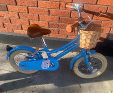 Girls bike perfect condition