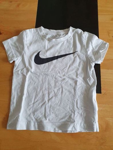 2-3 years North Face/Nike t-shirts