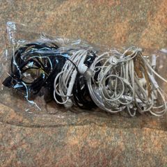 earphones