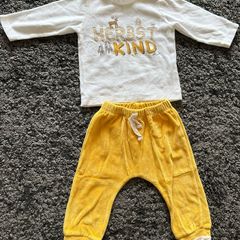 Baby sweatshirt and Joggers set