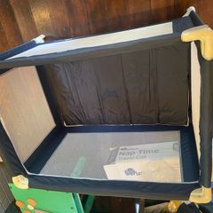 Travel cot