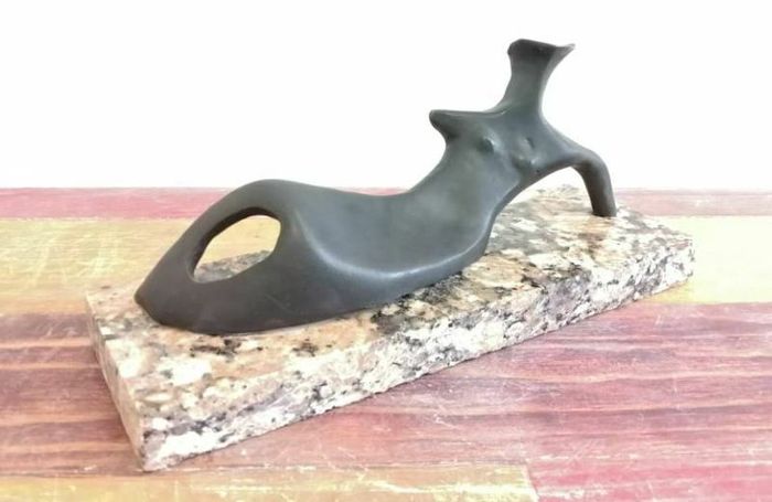 Henry Moore Bronze Sculpture > (Numbered:Ltd.Ed.).