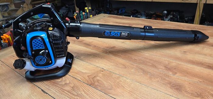 Leaf blower