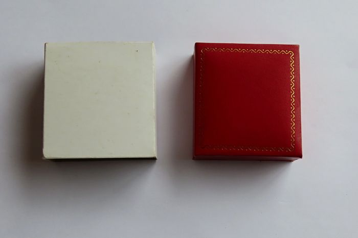 Red Maundy Coin Box For 4 Coin Set