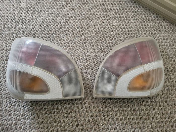 Ford Fiesta Mk4/Mk5 clear rear lights