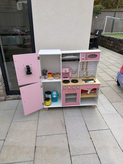 Kitchen play