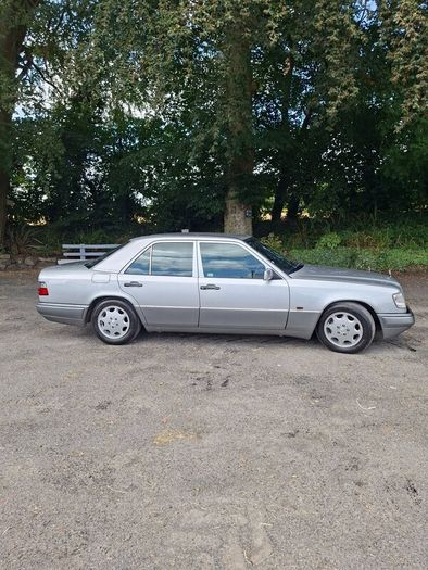 Mercedes-Benz E-Class 1993