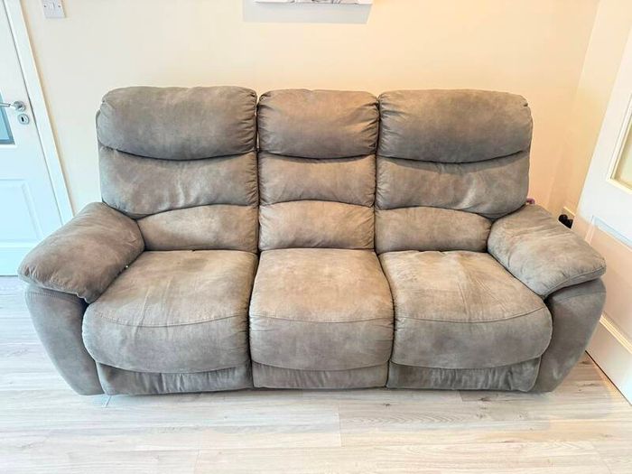 3 seater electric reclining sofa