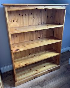 Solid pine bookcase / bookshelf