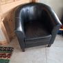 2 Tub armchairs and 2 seater couch 50 Euro Image 2