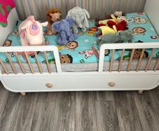 Ikea Myrlla Cot Bed White with Pocket Sprung Mattress (See pics adjustable suitable from newborn)
