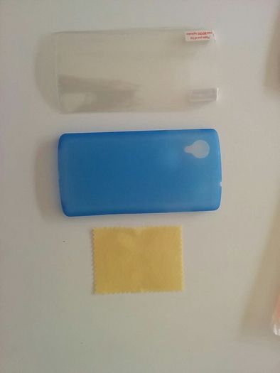 Nexus 5 case and screen protector