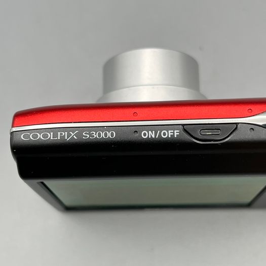 Nikon Coolpix S3000 12MP Digital Camera Red - Full Kit