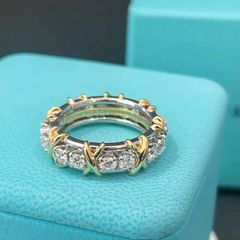 Women's ring size S and M