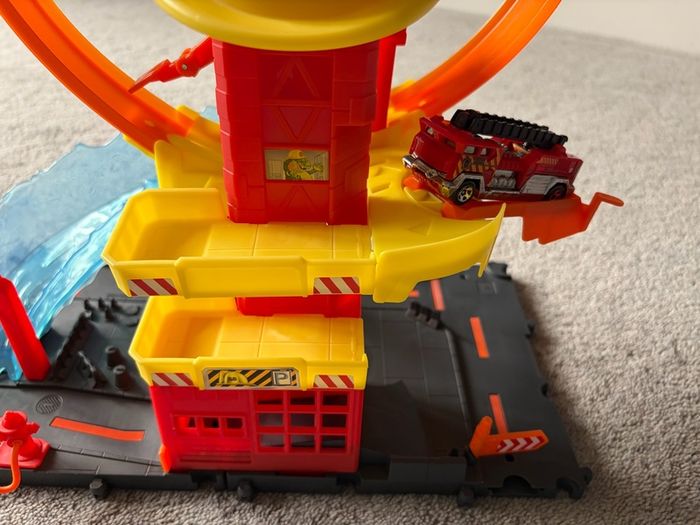 Hotwheels Fire Station Loop
