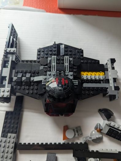 lego Kylo Ren's Tie fighter incomplete