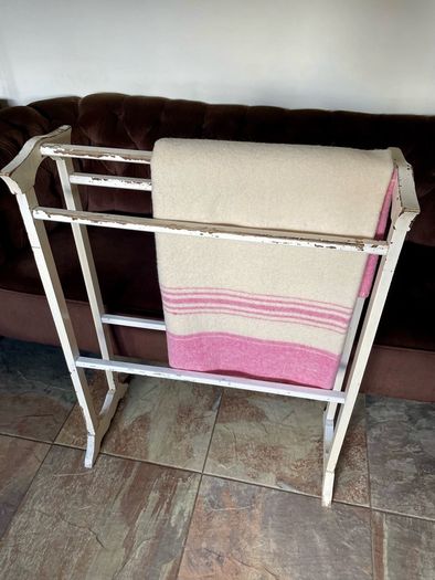Early 20th Century Art Deco Shape Tall Freestanding Painted Wooden Towel Rail or Quilt Rack
