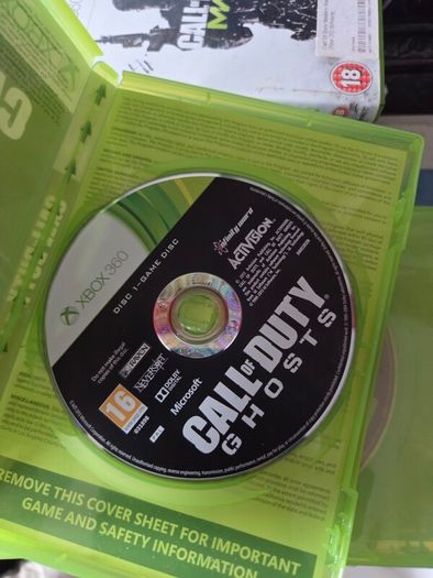 Xbox 360, 3 Controllers, 58 Games