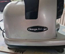 Omega Juicer