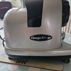 Omega Juicer