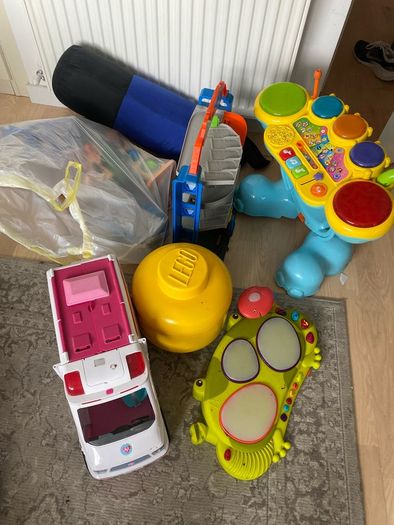 toys