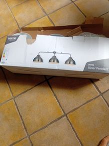 Brand new in box 3 bulb island/table pendant light fitting