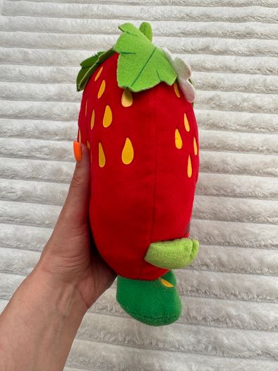 Shopkins Strawberry Kiss Plush 2013 approx. 25 cm. Moose Used Please see photos