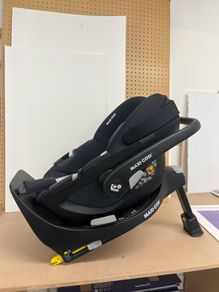 Maxi Cosi 360 pebble car seat and rotating base