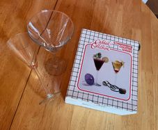2 x Vintage/Retro Champagne Cocktail Glasses
