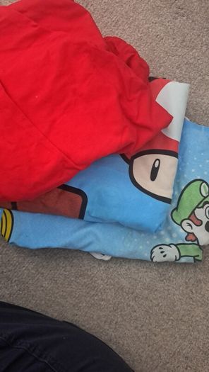 Single Used Mario Duvet with Red Sheet