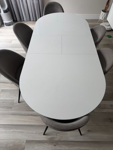 Dinning table with chairs extendable