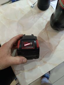 Milwaukee 18v red lithium-ion battery 4ah