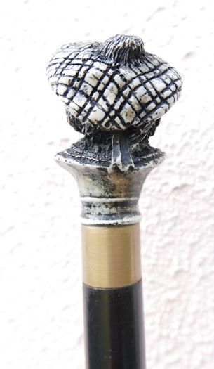 Vintage Highlander Moulded Top Collectors Stick