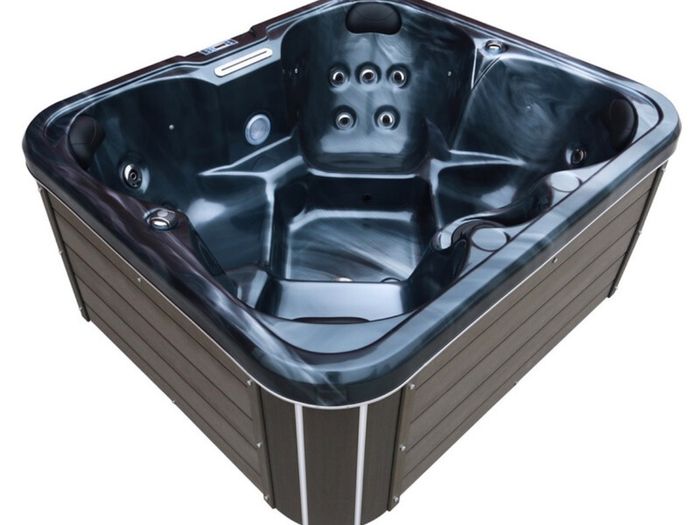 New Quality Hot Tubs - Nationwide Delivery
