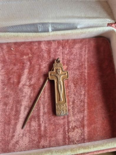 Vintage penal cross pin 1974-1975