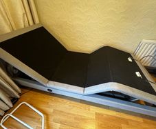 Electric bed (massage) with remote and 4x USB connections