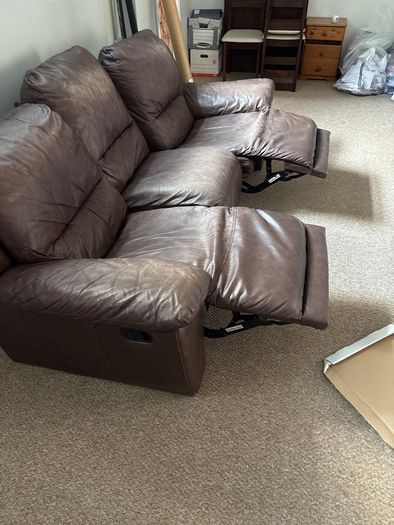 3 seater leather reclining couch