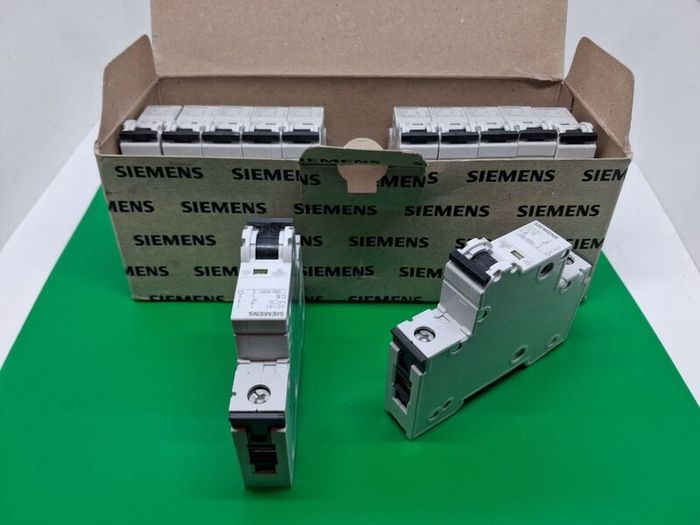 Postage - 12 x Siemens 5SY6106-7 MCB C6 1-Pole