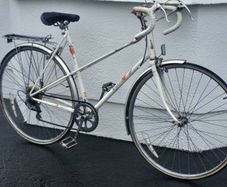 FEMALE Raleigh roadbike ready to use