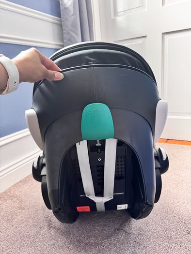 Cybex Aton B2 R129 Car Seat with ISOFix Base One - Volcano Black