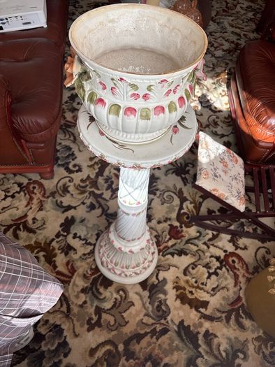 Ceramic flower stand