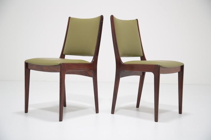 Set of 8 Vintage Danish Rosewood Dining Chairs by Johannes Andersen for Uldum Mobelfabrik, 1960s