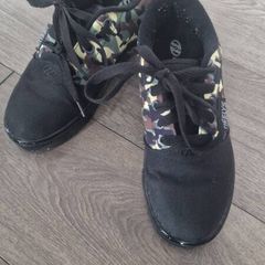heelys