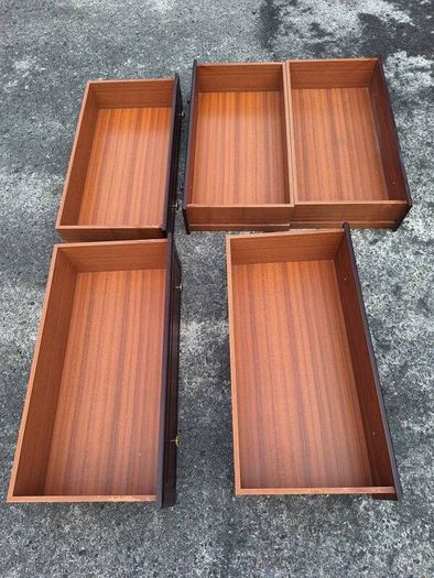 Beautiful vintage Rossmore chest of drawers