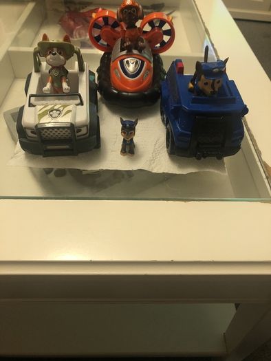 Paw Patrol ( 3 vehicles and 4 Figures )