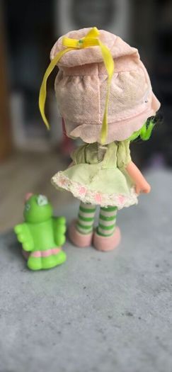 Lime Chiffon with Friend Parfait Parrot Strawberry Shortcake Doll Ccomplete outfit HTF AGC Kenner A.G.C same era as MLP G1 My Little Pony