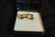 gold band Ring