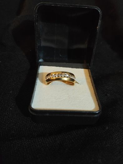 gold band Ring