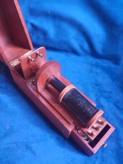 Faradic medical battery 'Shockbox' Prop