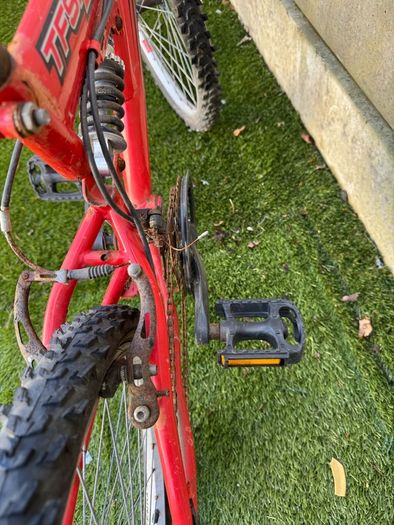 [Lot] 4x Cycles Bikes 1 Scooter